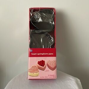 Wilton Mini Heart Springform Pan Set of 3